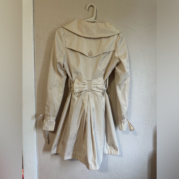 ❤️‍🔥2/$20❤️‍🔥LILY.J London Bow Trench Coat Size Small - Picture 7 of 10